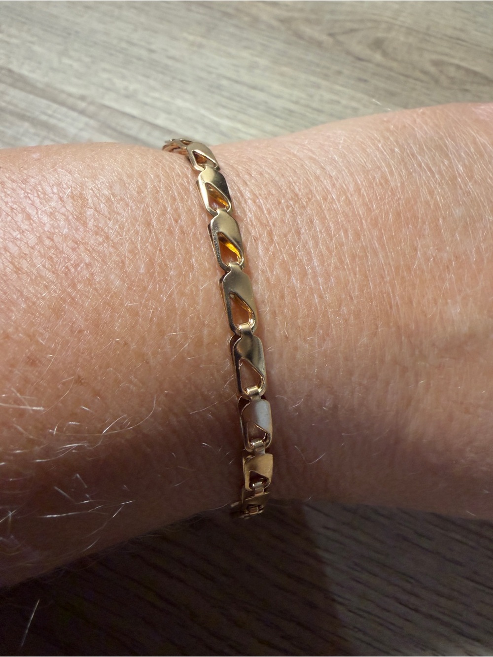paparazzi Gold Twisted Link Bracelet